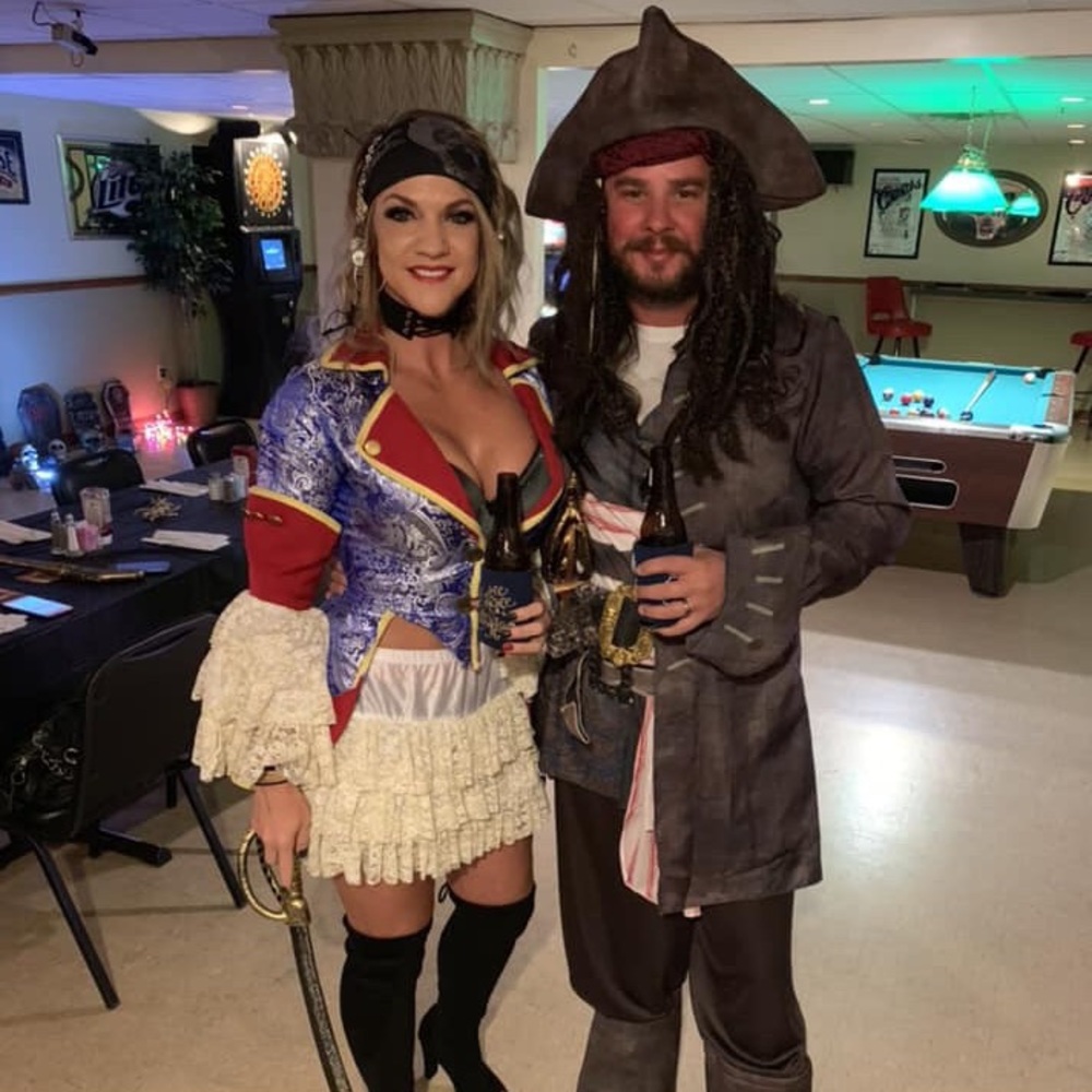 COPY - COUPLE PIRATES COSTUMES